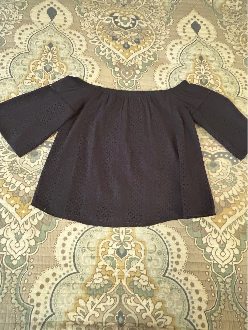 Abercrombie & Fitch Navy Eyelet Off-Shoulder Top Size Small